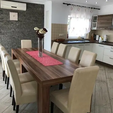 Apartment Sanja Marina