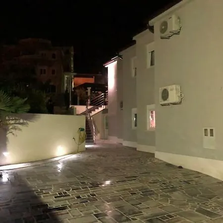 Apartment Sanja *